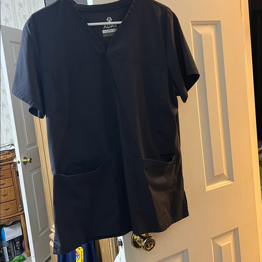 Adar Dark grey Scrub Top XL matching scrub pants size medium